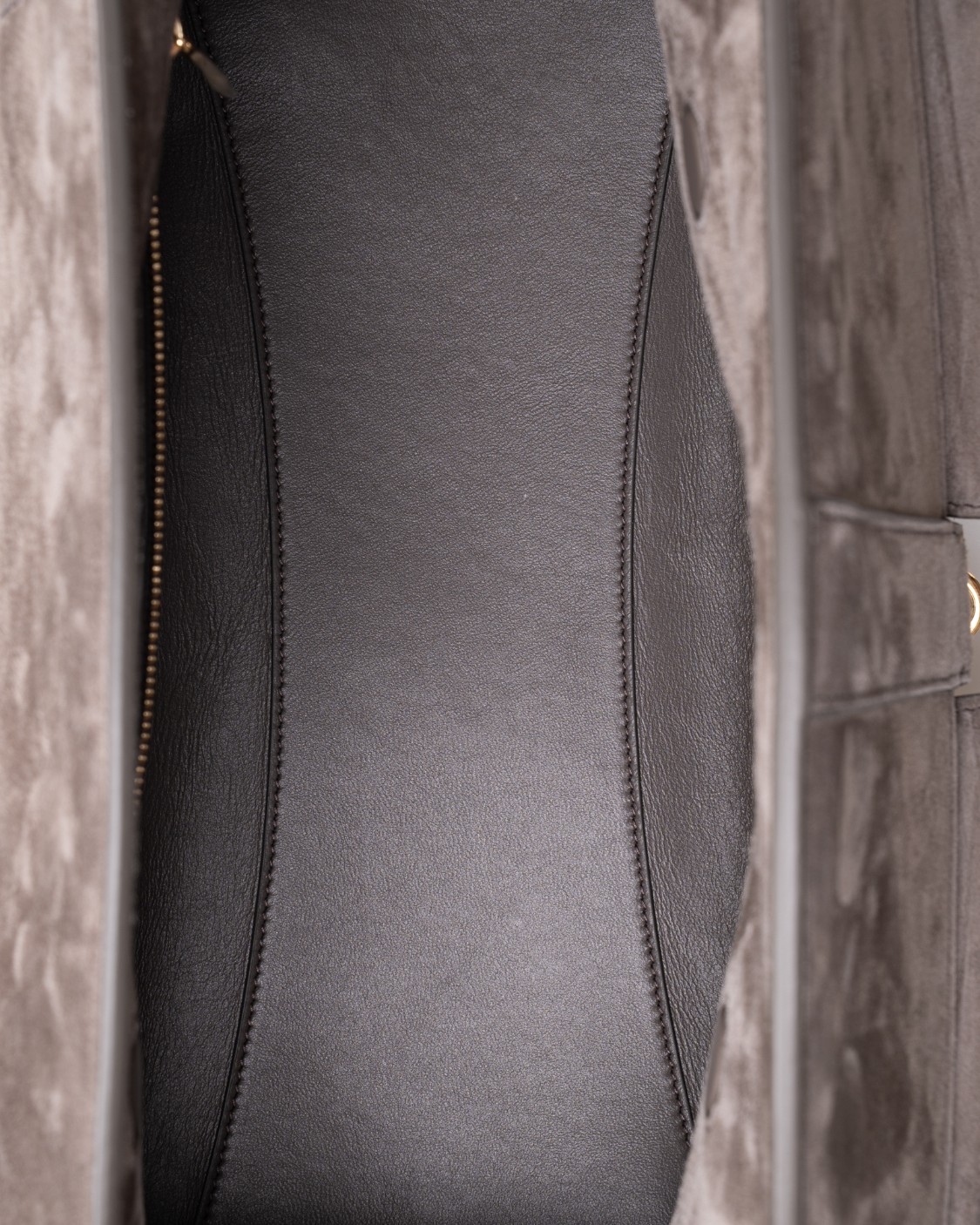 shop SALVATORE FERRAGAMO  Borsa: Salvatore Ferragamo borsa a tracolla "Hug Multipocket".
Da indossare come clutch oppure a spalla grazie alla tracollina rimovibile.
Gancini.
Dimensioni: 23 x 32 x 18cm.
Luce manico: 25cm.
Composizione: 100% Pelle di vitello.
Fabbricato in Italia.. 219983 HUG PUCH L-784188 number 4471889